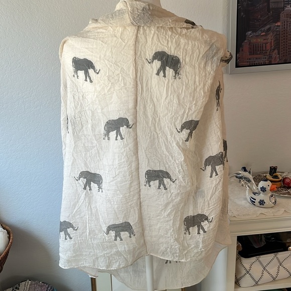 Elephant Patterned Wrap Circle Scarf Large Cream Black Flowy Cotton Linen - Picture 8 of 9